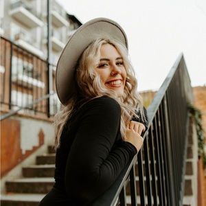 Meet your Posher, Annie